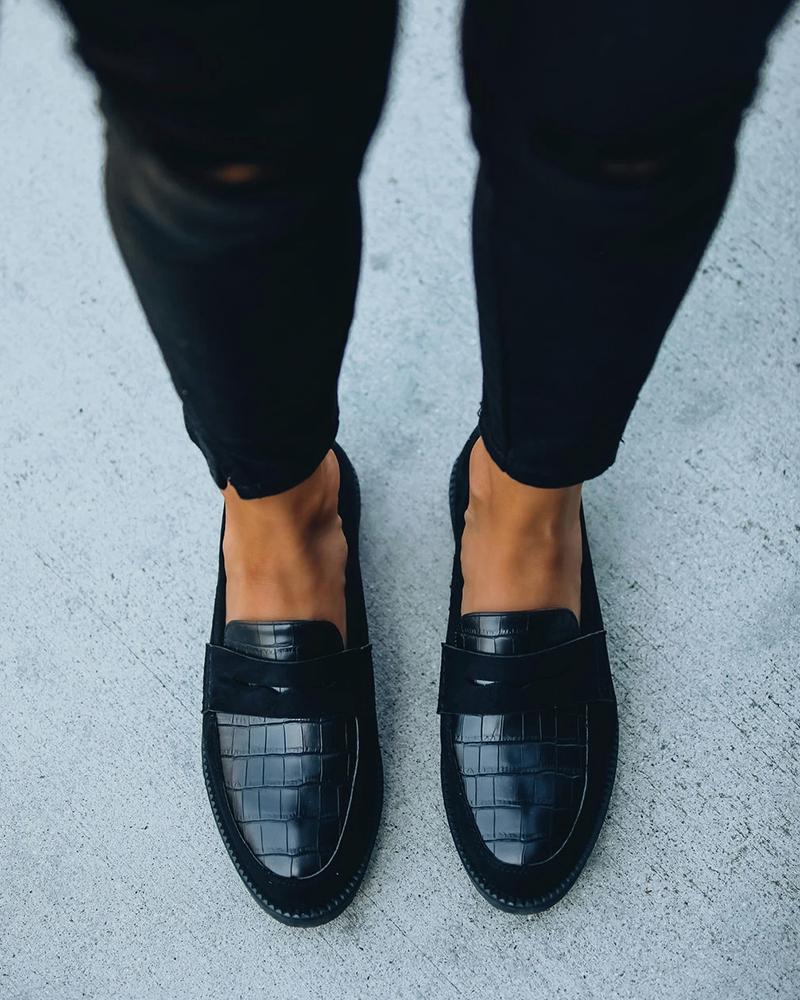 Solid Round Toe Leather Flat Loafer